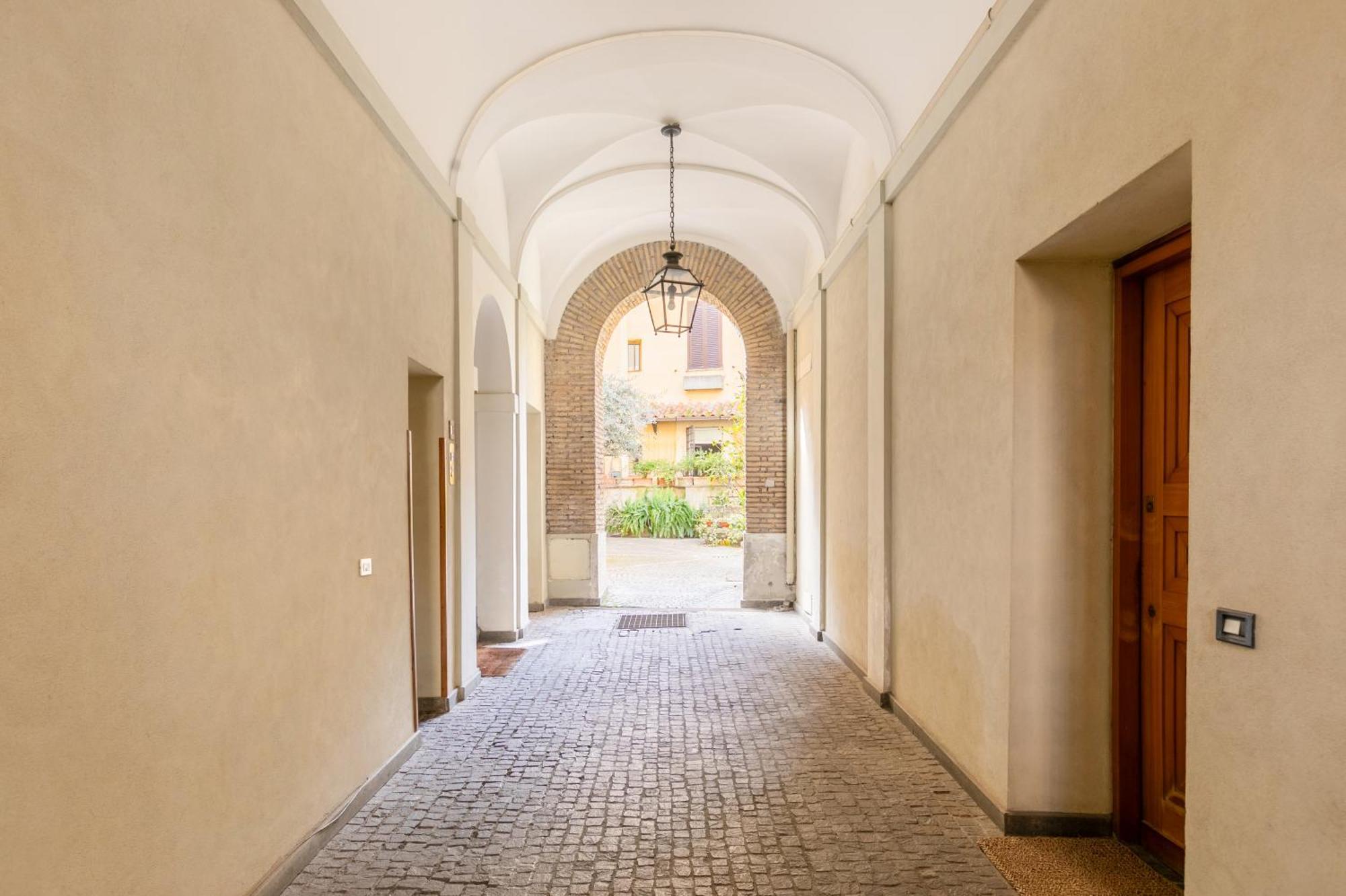 Quiet Trevi Fountain Apartment With Patio And Backyard Roma Esterno foto
