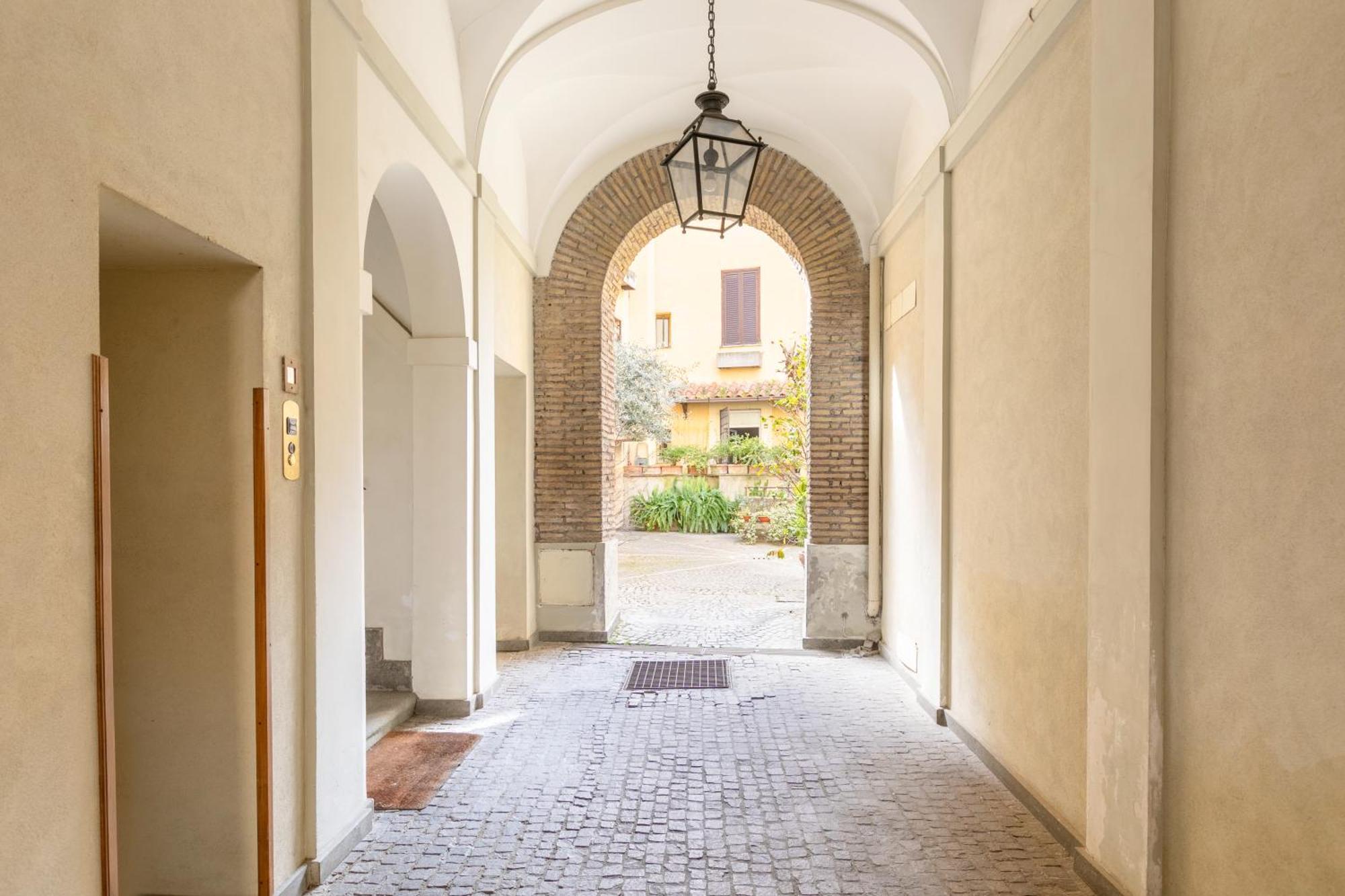 Quiet Trevi Fountain Apartment With Patio And Backyard Roma Esterno foto