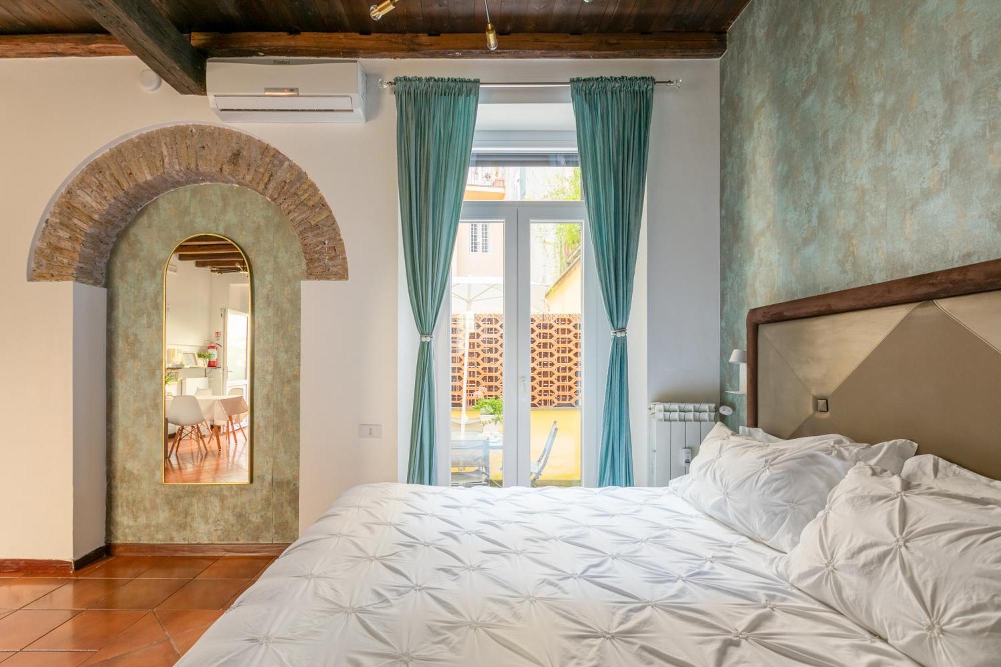 Quiet Trevi Fountain Apartment With Patio And Backyard Roma Esterno foto