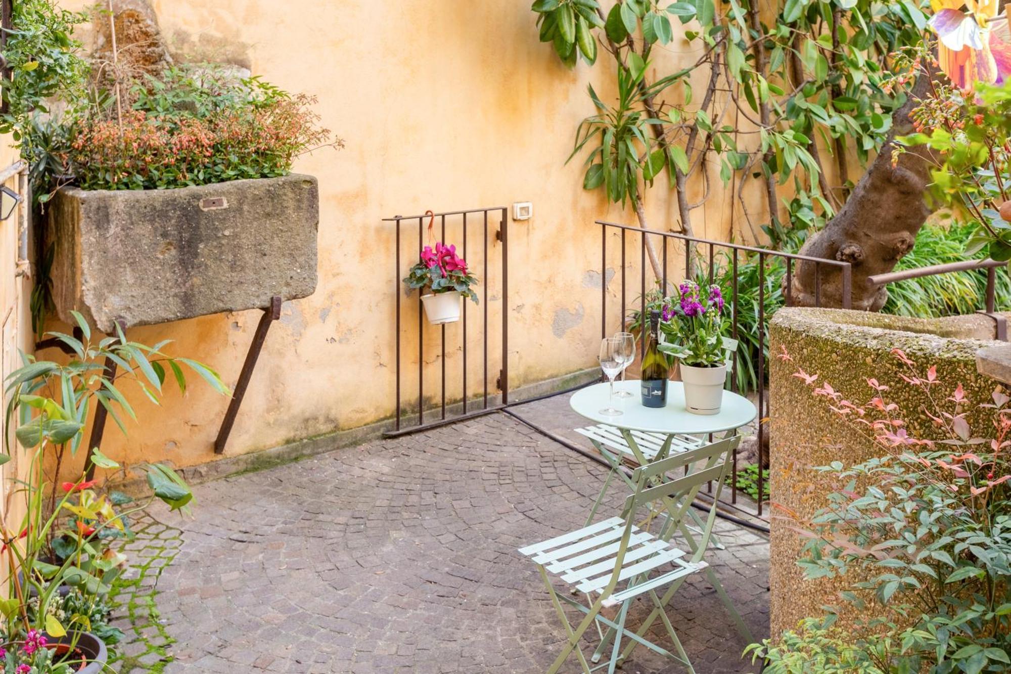Quiet Trevi Fountain Apartment With Patio And Backyard Roma Esterno foto
